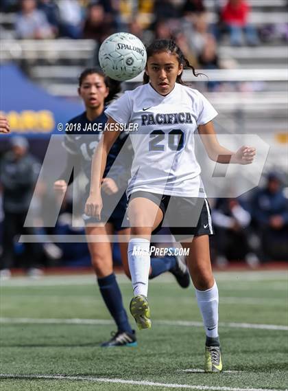 Thumbnail 2 in Flintridge Prep vs. Pacifica (CIF SS D3 Final) photogallery.