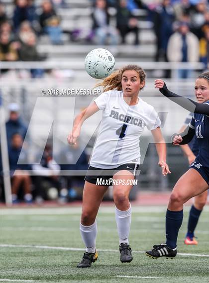 Thumbnail 2 in Flintridge Prep vs. Pacifica (CIF SS D3 Final) photogallery.