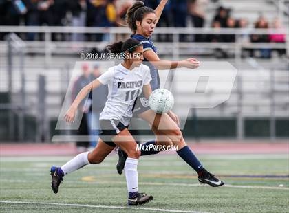 Thumbnail 3 in Flintridge Prep vs. Pacifica (CIF SS D3 Final) photogallery.