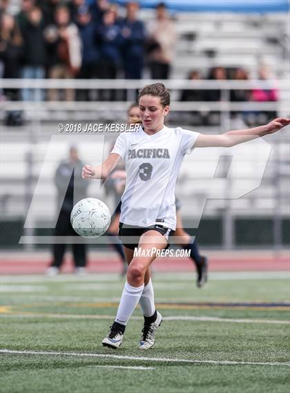 Thumbnail 1 in Flintridge Prep vs. Pacifica (CIF SS D3 Final) photogallery.