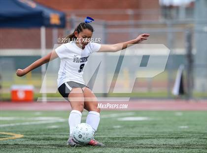 Thumbnail 1 in Flintridge Prep vs. Pacifica (CIF SS D3 Final) photogallery.