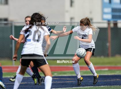 Thumbnail 2 in Flintridge Prep vs. Pacifica (CIF SS D3 Final) photogallery.