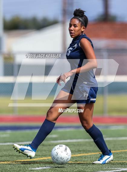 Thumbnail 1 in Flintridge Prep vs. Pacifica (CIF SS D3 Final) photogallery.