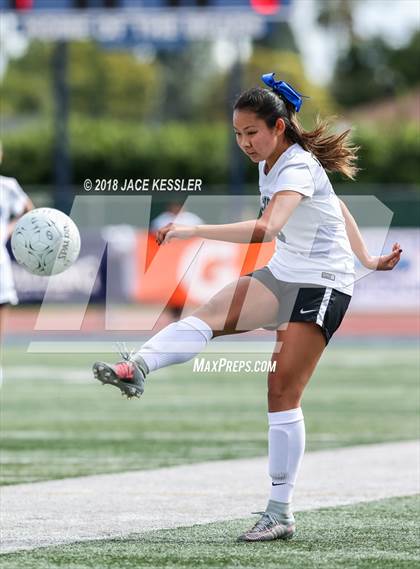Thumbnail 2 in Flintridge Prep vs. Pacifica (CIF SS D3 Final) photogallery.