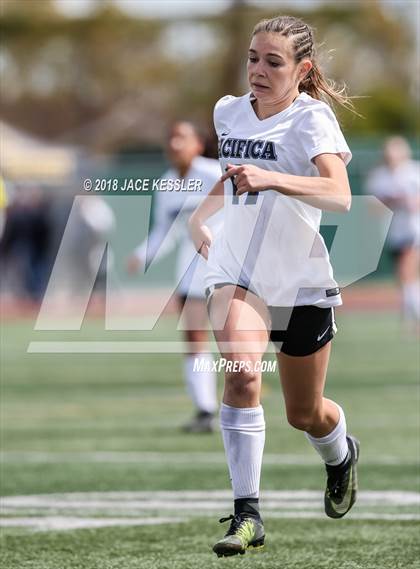 Thumbnail 3 in Flintridge Prep vs. Pacifica (CIF SS D3 Final) photogallery.