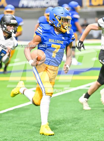 Thumbnail 2 in Kingman vs. Kingman Academy (Kick-Off Classic) photogallery.