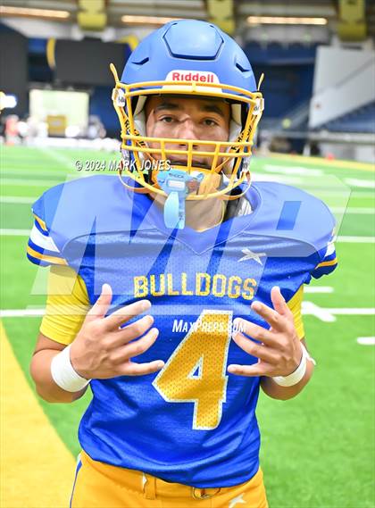 Thumbnail 1 in Kingman vs. Kingman Academy (Kick-Off Classic) photogallery.