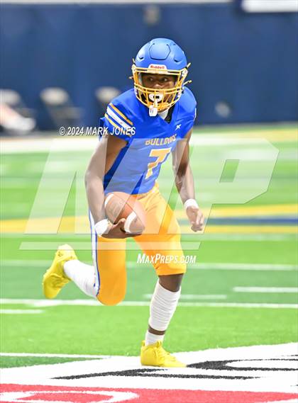 Thumbnail 1 in Kingman vs. Kingman Academy (Kick-Off Classic) photogallery.