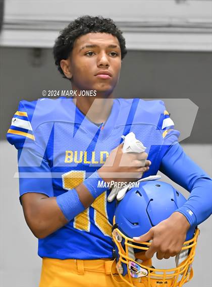 Thumbnail 2 in Kingman vs. Kingman Academy (Kick-Off Classic) photogallery.