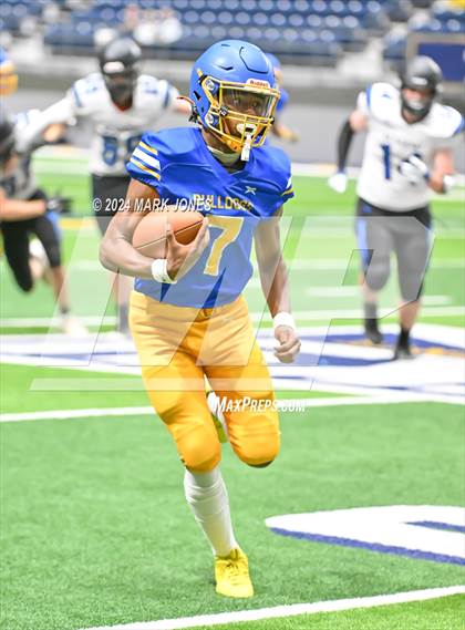 Thumbnail 3 in Kingman vs. Kingman Academy (Kick-Off Classic) photogallery.