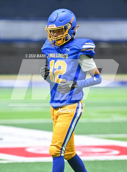 Thumbnail 1 in Kingman vs. Kingman Academy (Kick-Off Classic) photogallery.