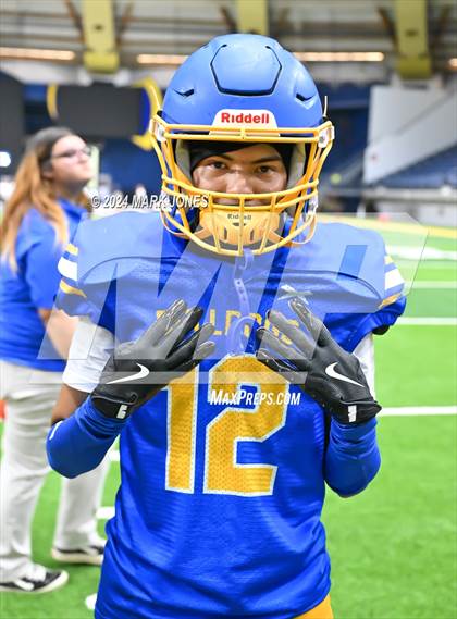 Thumbnail 2 in Kingman vs. Kingman Academy (Kick-Off Classic) photogallery.