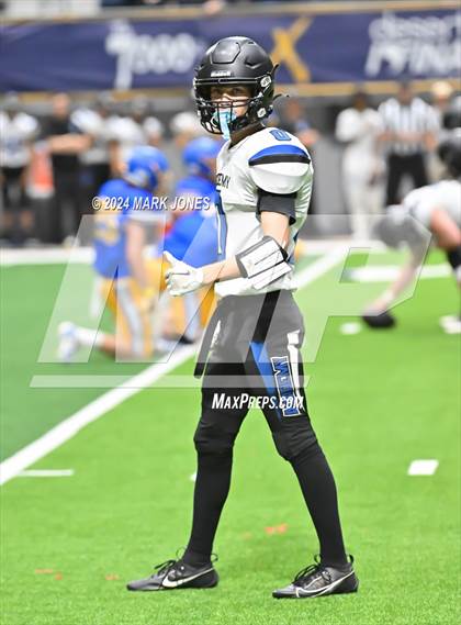 Thumbnail 3 in Kingman vs. Kingman Academy (Kick-Off Classic) photogallery.