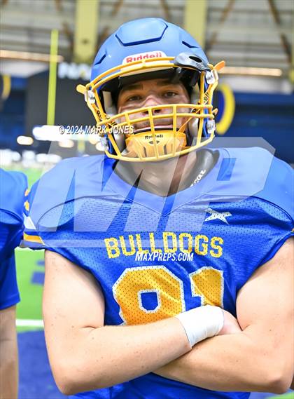Thumbnail 2 in Kingman vs. Kingman Academy (Kick-Off Classic) photogallery.