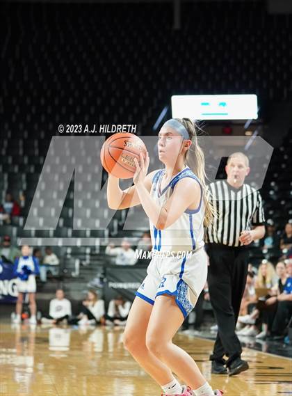 Thumbnail 1 in Washburn Rural vs. Blue Valley North (KSHSAA 6A Final) photogallery.