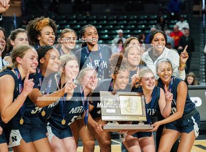 Thumbnail 3 in Washburn Rural vs. Blue Valley North (KSHSAA 6A Final) photogallery.