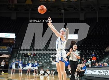 Thumbnail 2 in Washburn Rural vs. Blue Valley North (KSHSAA 6A Final) photogallery.