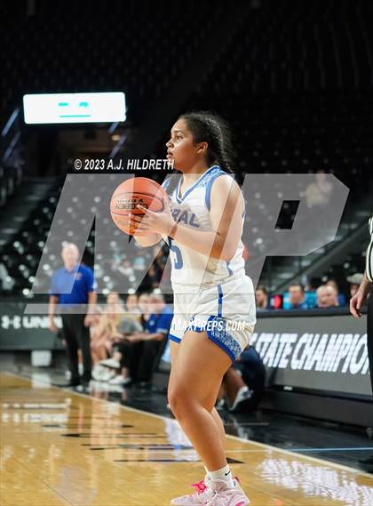 Thumbnail 3 in Washburn Rural vs. Blue Valley North (KSHSAA 6A Final) photogallery.