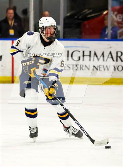 Thumbnail 3 in Pelham Memorial vs. Starpoint  (NYSPHSAA D2 Final) photogallery.