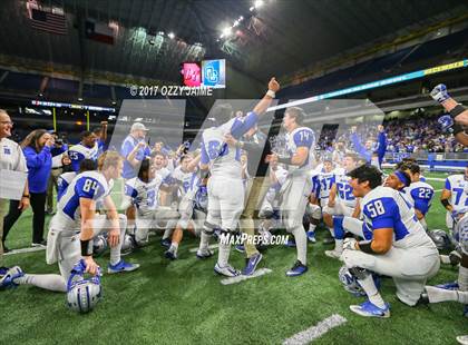 Thumbnail 3 in McCallum vs. Calallen (UIL 5A Quarterfinal) photogallery.