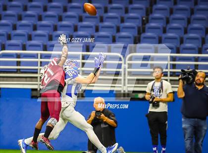 Thumbnail 3 in McCallum vs. Calallen (UIL 5A Quarterfinal) photogallery.