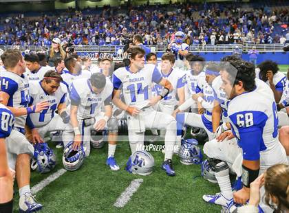 Thumbnail 1 in McCallum vs. Calallen (UIL 5A Quarterfinal) photogallery.