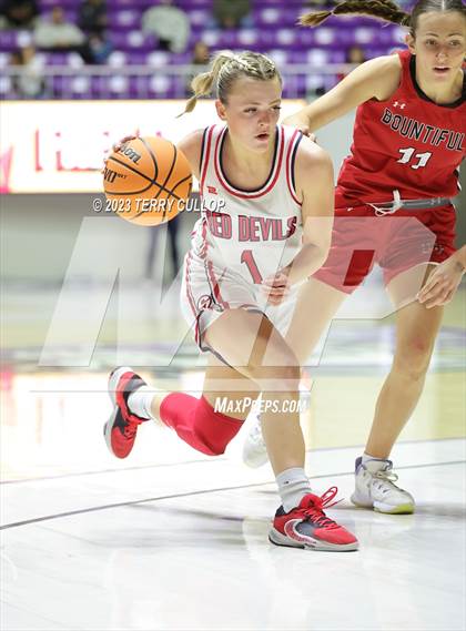 Thumbnail 1 in Springville vs. Bountiful (UHSAA 5A Final) photogallery.