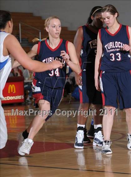 Thumbnail 1 in Brookside Christian vs Turlock Christian (CIF SJS D5 Semifinals) photogallery.