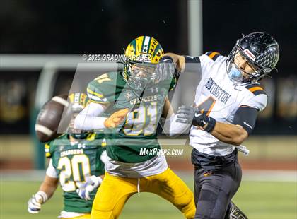 Thumbnail 2 in Edison vs. Huntington Beach (CIF SS Division 3 Round 1) photogallery.