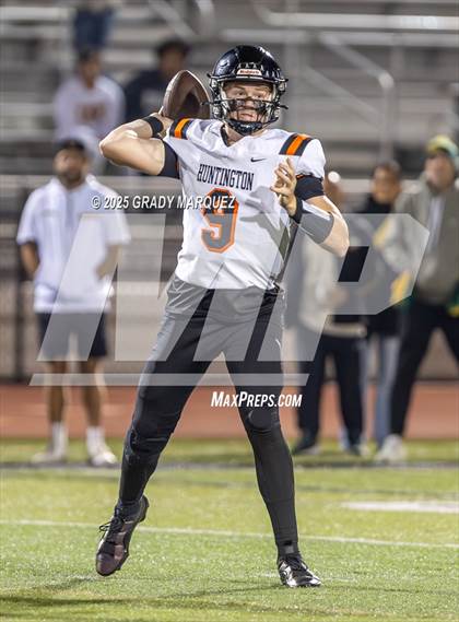 Thumbnail 1 in Edison vs. Huntington Beach (CIF SS Division 3 Round 1) photogallery.