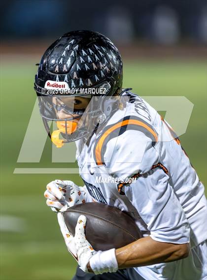 Thumbnail 2 in Edison vs. Huntington Beach (CIF SS Division 3 Round 1) photogallery.
