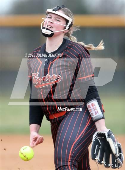 Thumbnail 1 in Idaho Falls vs. Skyview (Win The Pitch Tournament) photogallery.