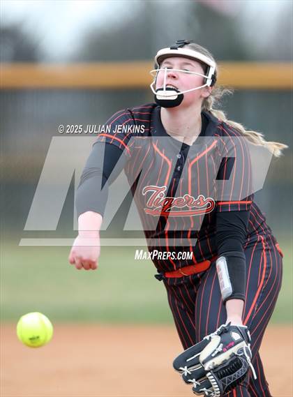 Thumbnail 2 in Idaho Falls vs. Skyview (Win The Pitch Tournament) photogallery.