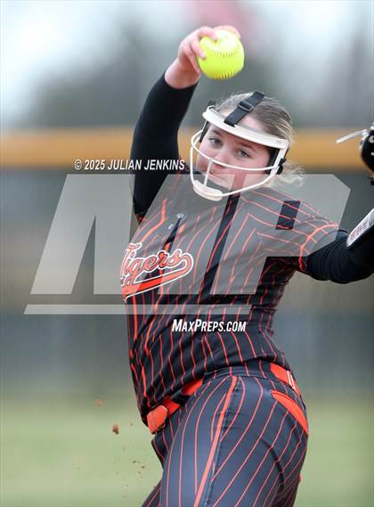 Thumbnail 2 in Idaho Falls vs. Skyview (Win The Pitch Tournament) photogallery.