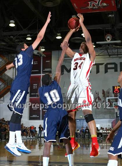 Thumbnail 3 in Loyola vs. Harvard-Westlake photogallery.