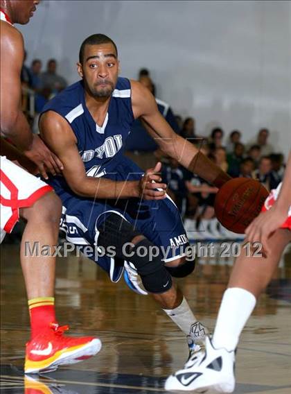 Thumbnail 3 in Loyola vs. Harvard-Westlake photogallery.