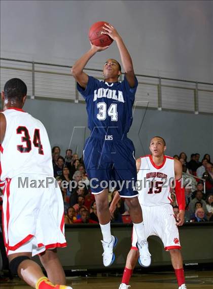 Thumbnail 2 in Loyola vs. Harvard-Westlake photogallery.