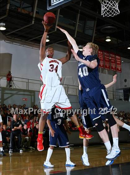 Thumbnail 3 in Loyola vs. Harvard-Westlake photogallery.