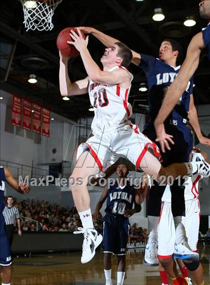 Thumbnail 2 in Loyola vs. Harvard-Westlake photogallery.