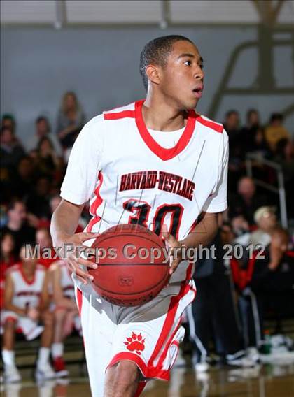 Thumbnail 3 in Loyola vs. Harvard-Westlake photogallery.