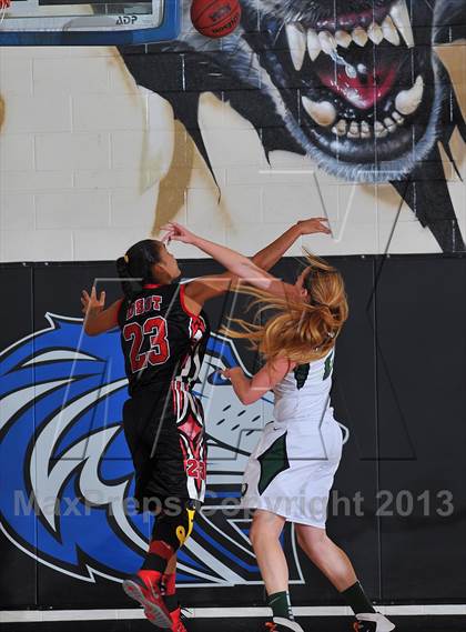 Thumbnail 2 in D'Evelyn vs. Denver Science & Tech Stapleton (Grandview Invitational) photogallery.