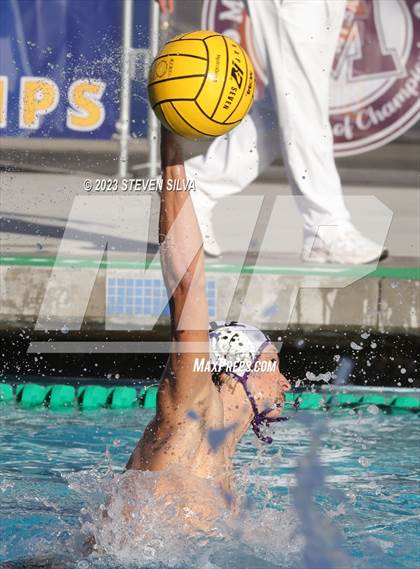 Thumbnail 3 in La Jolla vs. Santana (CIF SoCal Regional D2 Semifinal) photogallery.