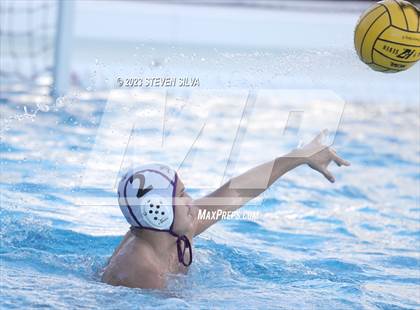 Thumbnail 2 in La Jolla vs. Santana (CIF SoCal Regional D2 Semifinal) photogallery.