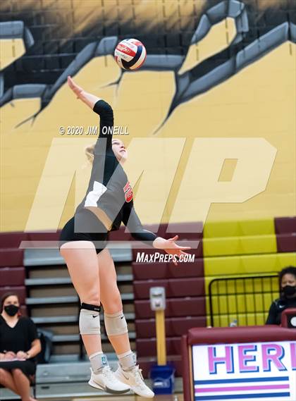 Thumbnail 3 in Prosper vs Coppell (UIL 6A Bi-District Playoff) photogallery.