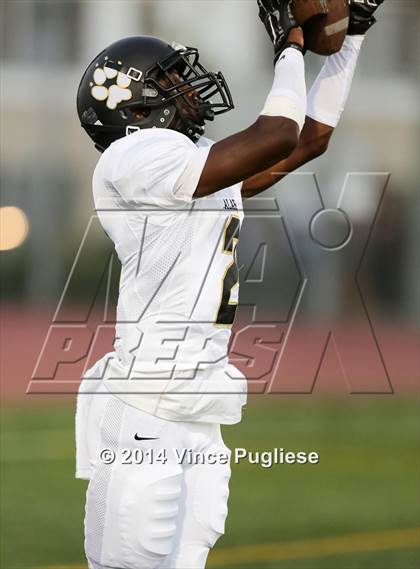 Thumbnail 2 in Calabasas @ Burroughs photogallery.