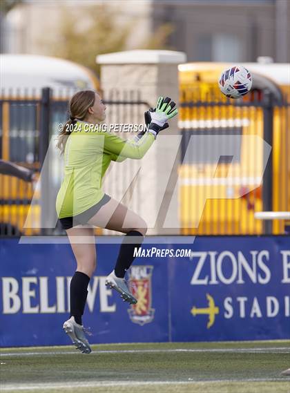 Thumbnail 1 in Green Canyon vs Mountain Crest (UHSAA 4A Semifinal) photogallery.