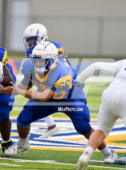 Thumbnail 2 in FR: Community vs Sunnyvale photogallery.