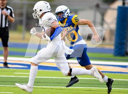 Thumbnail 3 in FR: Community vs Sunnyvale photogallery.