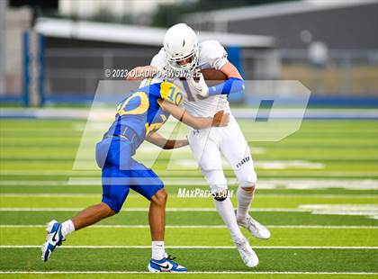 Thumbnail 2 in FR: Community vs Sunnyvale photogallery.