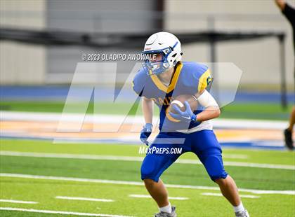 Thumbnail 1 in FR: Community vs Sunnyvale photogallery.